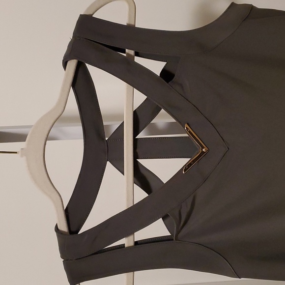 2. Tops - A.U.W criss-cross top - Picture 2 of 7